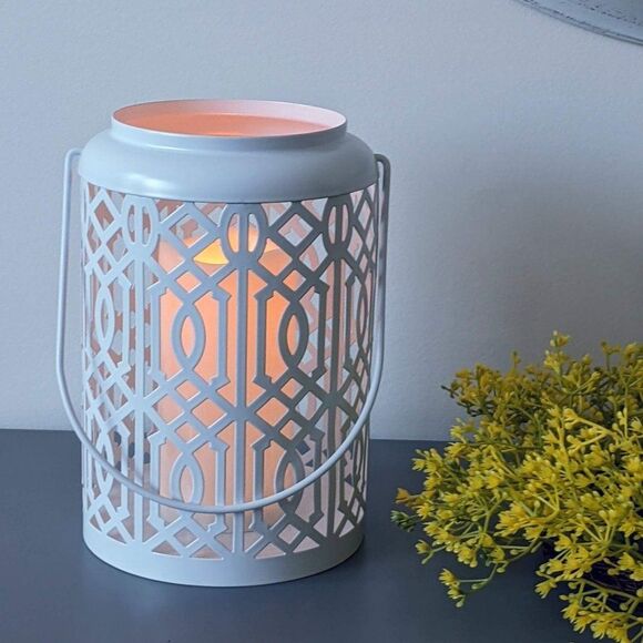 Other - LED Battery Operated Lantern